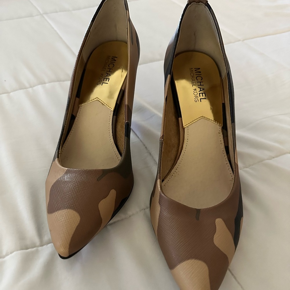 MK heels